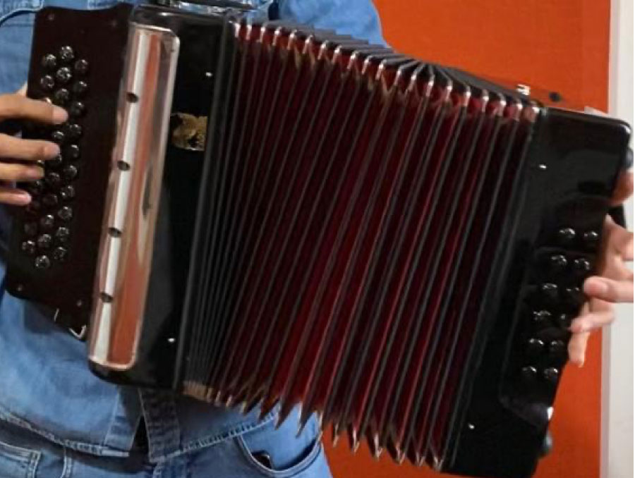 acordeon-paguer-negro-6